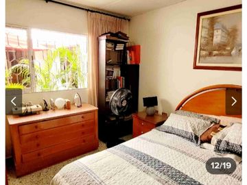 VENDO HERMOSA CASA UBICADISIMA PARAISO AREA 240 MTS  UNA PLANTA AMPIA