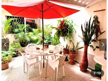 VENDO HERMOSA CASA UBICADISIMA PARAISO AREA 240 MTS  UNA PLANTA AMPIA