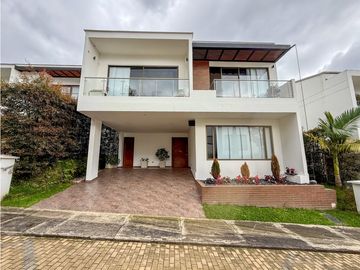Casa en Unidad Cerrada en El Retiro