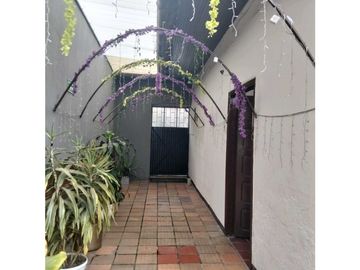 VENDO  CASA LOTE CENTRO DE CAJICA