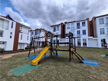 VENTA DE CASA EN FUSAGASUGA - SAN ANTONIO CONJUNTO MONTEARROYO