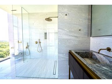 SEA CONFIABLE VENDE APARTAMENTO PH MAISON BY FENDI CASA