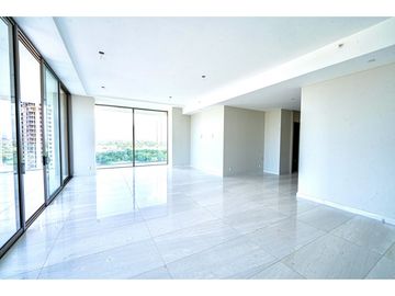 SEA CONFIABLE VENDE APARTAMENTO PH MAISON BY FENDI CASA