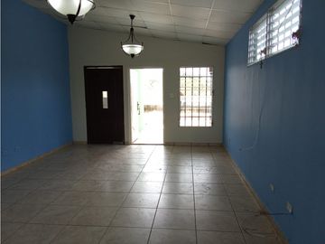 COD05 Casa en Venta - Brisas del Golf Arraiján $95,900