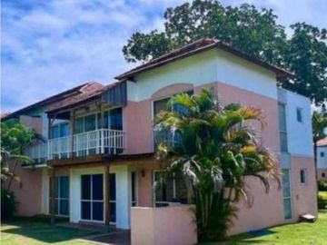 Venta de Casa Amoblada en Villas del Decameron.Rio Hato.Cod-J258