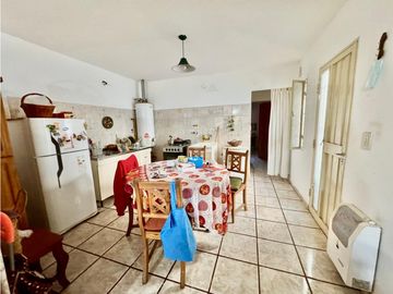 VENTA DE TRES CASAS CÉNTRICAS EN CAPILLA DEL MONTE