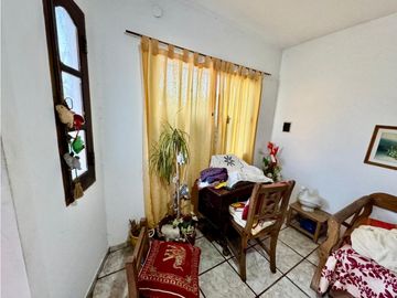 VENTA DE TRES CASAS CÉNTRICAS EN CAPILLA DEL MONTE