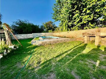 VENTA DE TRES CASAS CÉNTRICAS EN CAPILLA DEL MONTE