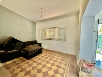 VENTA DE TRES CASAS CÉNTRICAS EN CAPILLA DEL MONTE