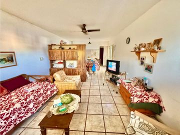 VENTA DE TRES CASAS CÉNTRICAS EN CAPILLA DEL MONTE