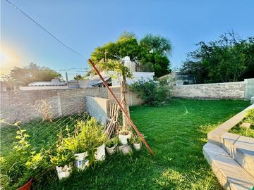 VENTA DE TRES CASAS CÉNTRICAS EN CAPILLA DEL MONTE