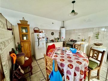 VENTA DE TRES CASAS CÉNTRICAS EN CAPILLA DEL MONTE