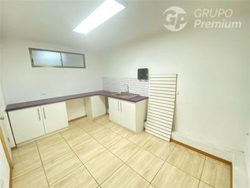 Local Comercial en Venta en 9610