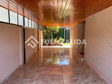 Casa en Venta en Alcazar Oriente con Liquidambar
