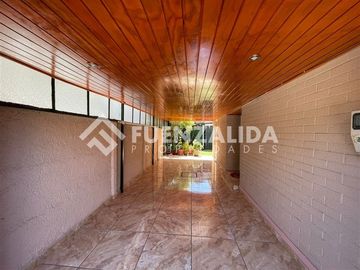Casa en Venta en Alcazar Oriente con Liquidambar