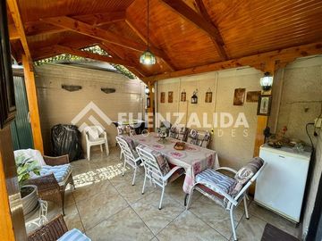 Casa en Venta en Alcazar Oriente con Liquidambar