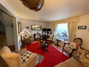 Casa en Venta en Alcazar Oriente con Liquidambar