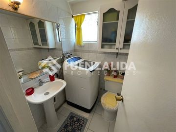 Casa en Venta en Alcazar Oriente con Liquidambar