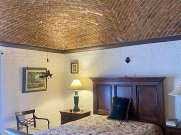 Venta de Casa de 2 Recámaras en San Miguel de Allende – Rooftop y Cochera
