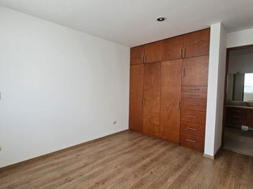 CASA EN VENTA EN CONDOMINIO BOSQUE SERENO AL PONIENTE DE AGUASCALIENTES