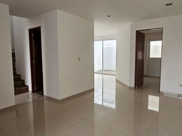 CASA EN VENTA EN CONDOMINIO BOSQUE SERENO AL PONIENTE DE AGUASCALIENTES