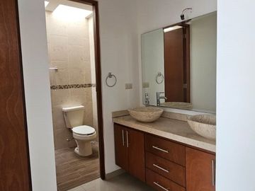 CASA EN VENTA EN CONDOMINIO BOSQUE SERENO AL PONIENTE DE AGUASCALIENTES
