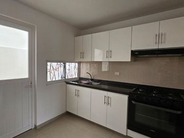 CASA EN VENTA EN CONDOMINIO BOSQUE SERENO AL PONIENTE DE AGUASCALIENTES