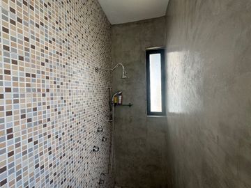 Casa de 2 recamaras con amplio jardín y piscina de una planta en Cholul.
