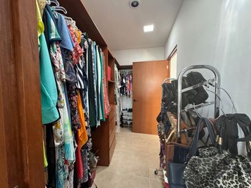 Casa de 2 recamaras con amplio jardín y piscina de una planta en Cholul.