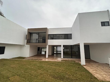 CASA EN VENTA LOMAS DE GRAN JARDIN