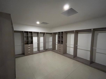 CASA EN VENTA LOMAS DE GRAN JARDIN