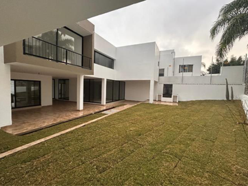CASA EN VENTA LOMAS DE GRAN JARDIN