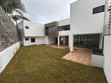 CASA EN VENTA LOMAS DE GRAN JARDIN