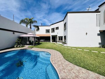 Casa en Venta, Estricta Seguridad, 4 Recámaras, Cumbres, Monterrey, Nuevo León