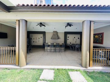 Casa en Venta, Estricta Seguridad, 4 Recámaras, Cumbres, Monterrey, Nuevo León
