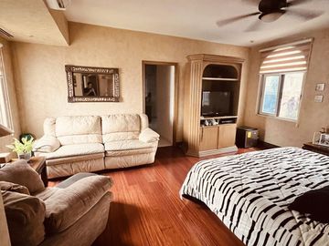 Casa en Venta, Estricta Seguridad, 4 Recámaras, Cumbres, Monterrey, Nuevo León