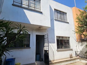 Casa en venta con departamento en la colonia Narvarte Poniente, Ciudad de México