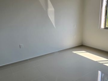 CASA EN VENTA CON ALBERCA FRACC. LA RIOJA, Riviera veracruzana