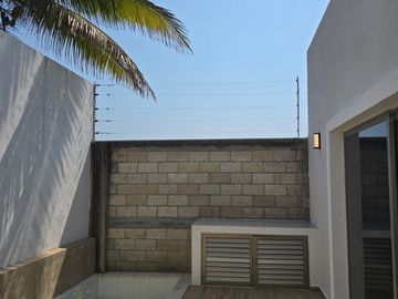 CASA EN VENTA CON ALBERCA FRACC. LA RIOJA, Riviera veracruzana