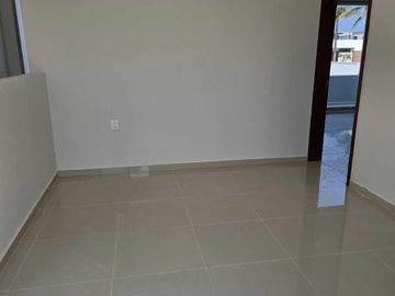 CASA EN VENTA CON ALBERCA FRACC. LA RIOJA, Riviera veracruzana