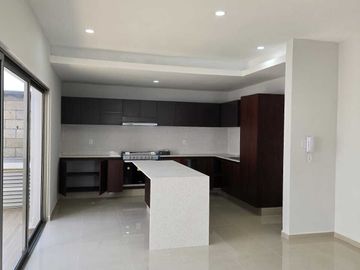 CASA EN VENTA CON ALBERCA FRACC. LA RIOJA, Riviera veracruzana