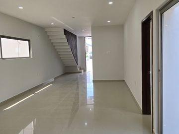 CASA EN VENTA CON ALBERCA FRACC. LA RIOJA, Riviera veracruzana