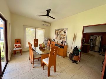 Casa en venta ubicada en exclusiva privada Las Fincas, Temozón