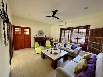 Casa en venta ubicada en exclusiva privada Las Fincas, Temozón