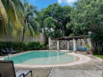 Casa en venta ubicada en exclusiva privada Las Fincas, Temozón