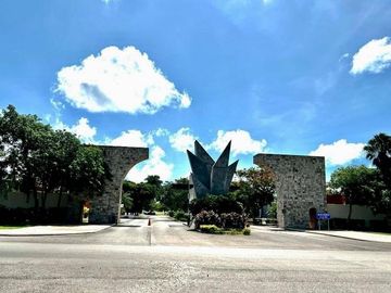 Casa en venta ubicada en exclusiva privada Las Fincas, Temozón