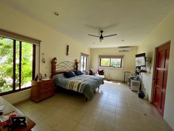 Casa en venta ubicada en exclusiva privada Las Fincas, Temozón