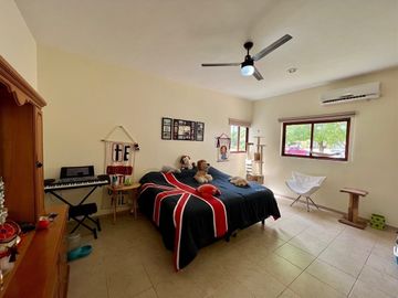 Casa en venta ubicada en exclusiva privada Las Fincas, Temozón