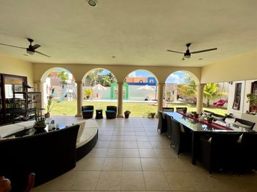 Casa en venta ubicada en exclusiva privada Las Fincas, Temozón