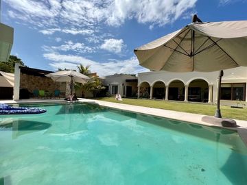 Casa en venta ubicada en exclusiva privada Las Fincas, Temozón